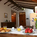Bed & Breakfast La Coperta Ricamata 3*